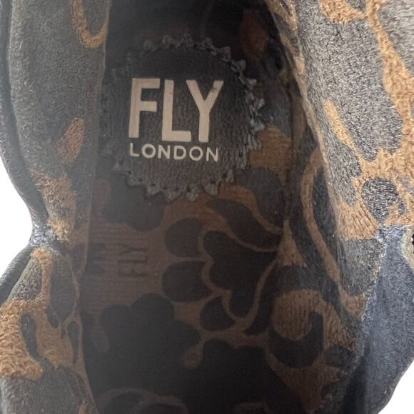 FLY LONDON Yip Women Sz 38 US 7.5-8 Wedge Bootie Black Oil Leather Ankle Zip - Picture 14 of 14
